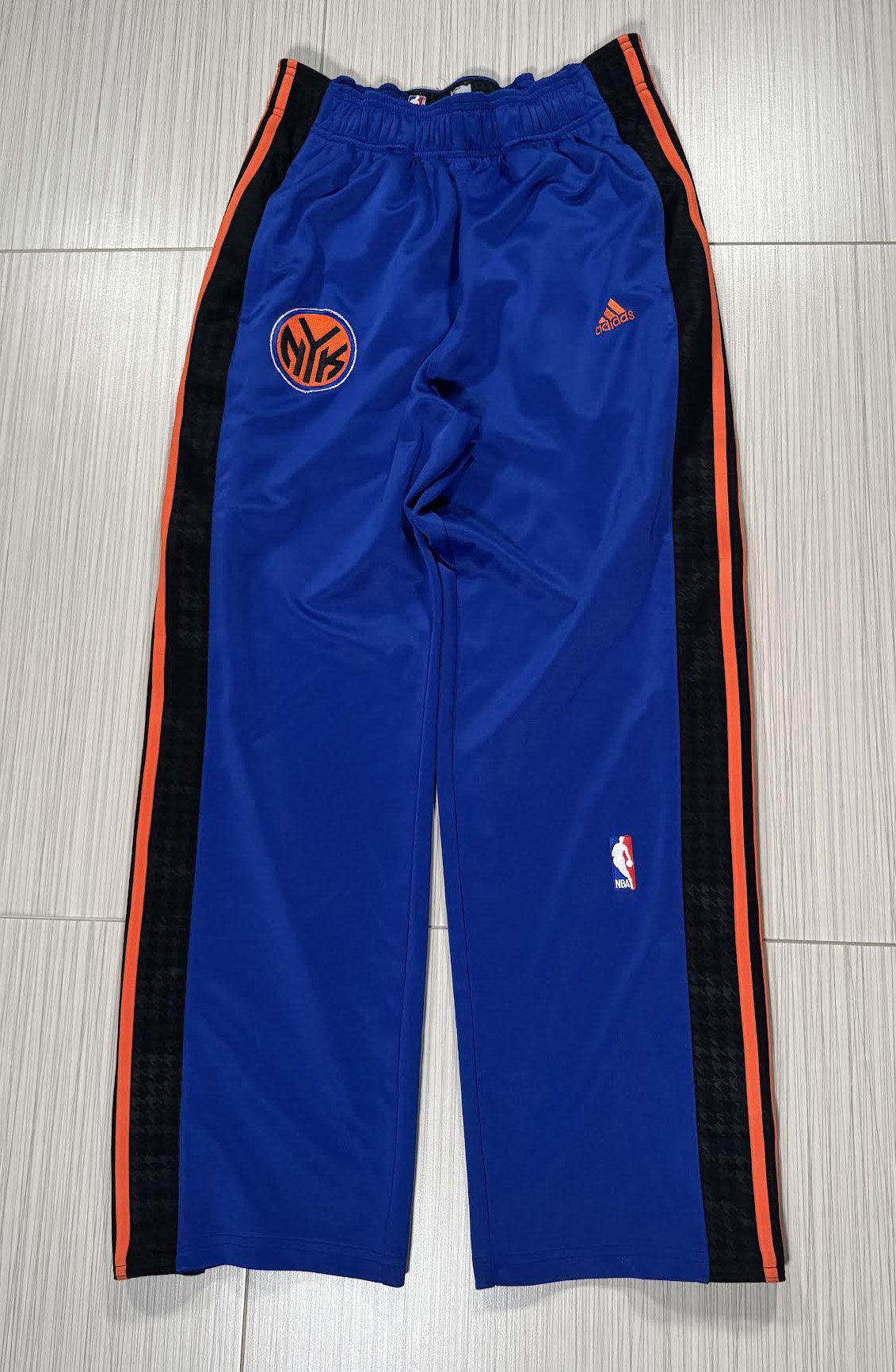 Adidas New York Knicks Shoot Around Pants (Size M) — RootsBK